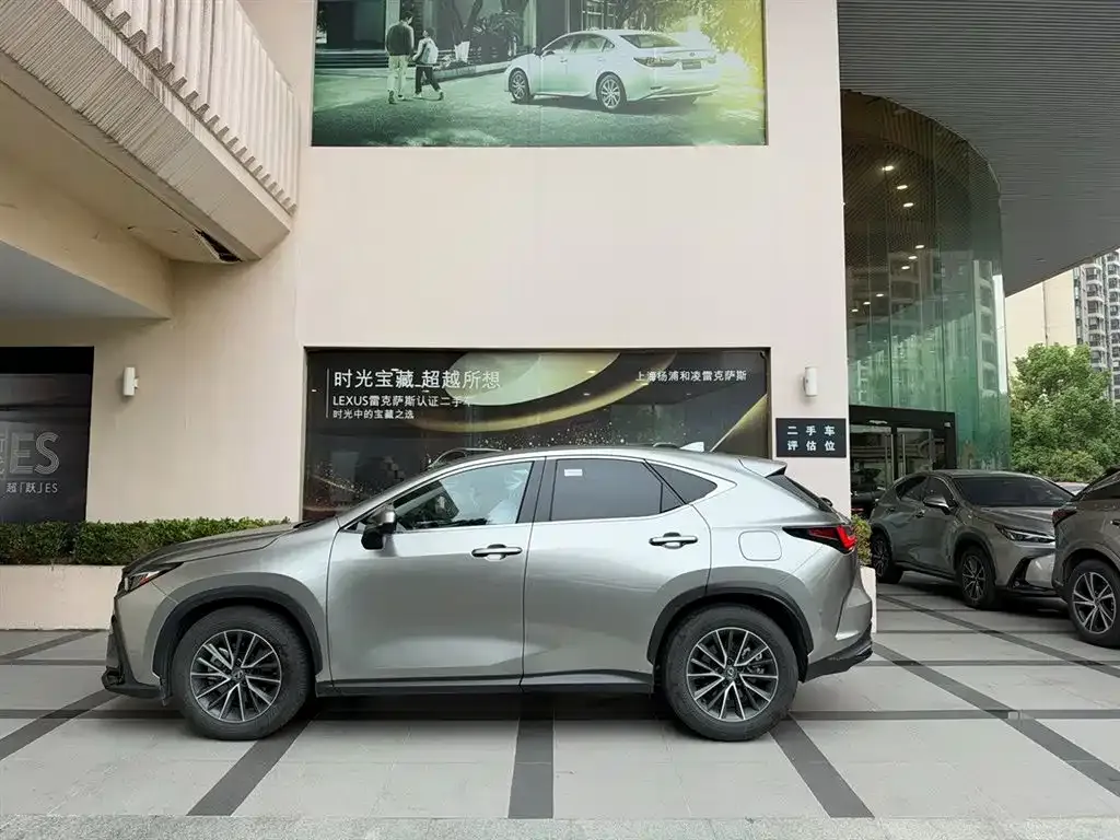Lexus NX — фото 4