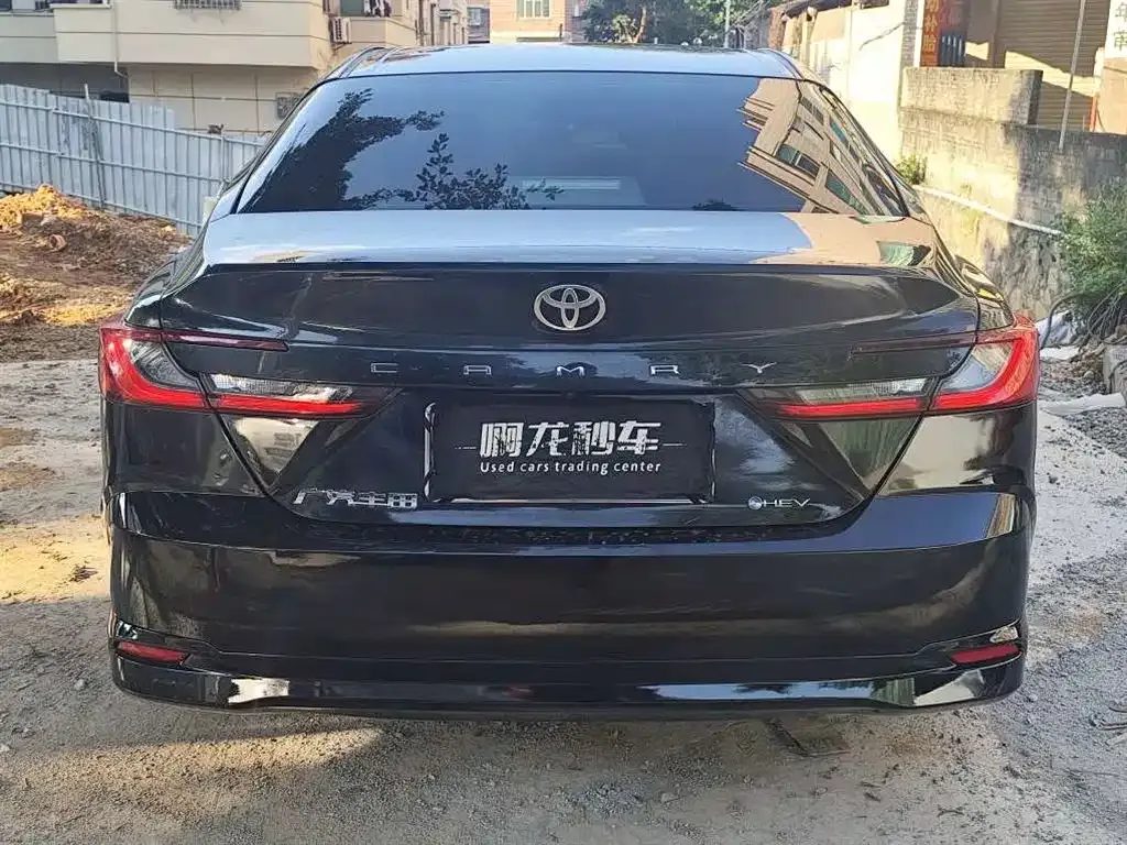 Toyota Camry — фото 4