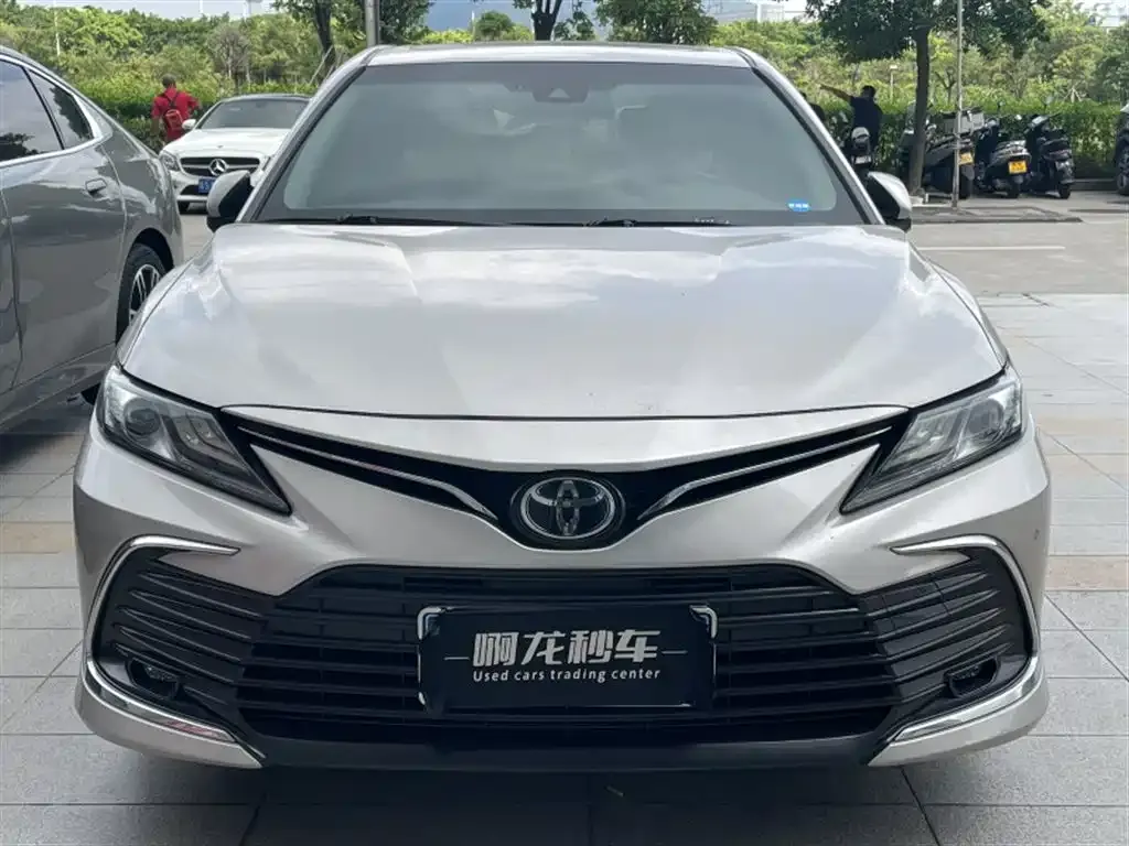 Toyota Camry — фото 8