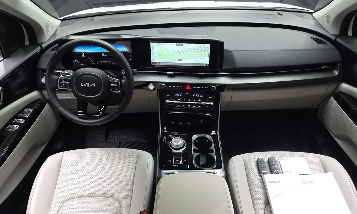 Kia Carnival — фото 10
