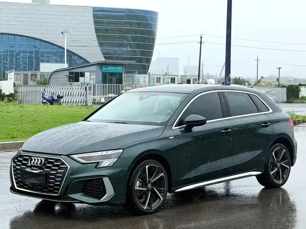 Audi A3 — фото 1
