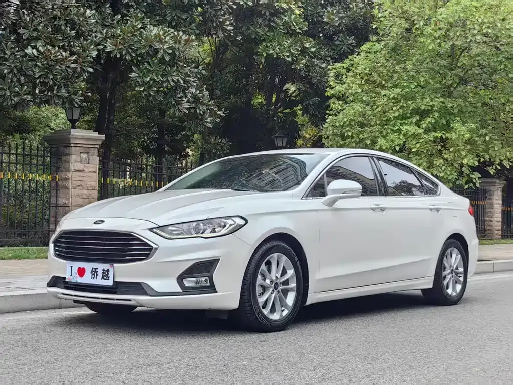 Ford Mondeo — фото 1