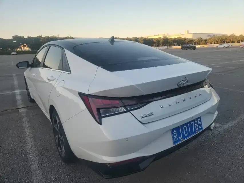 Hyundai Elantra — фото 6