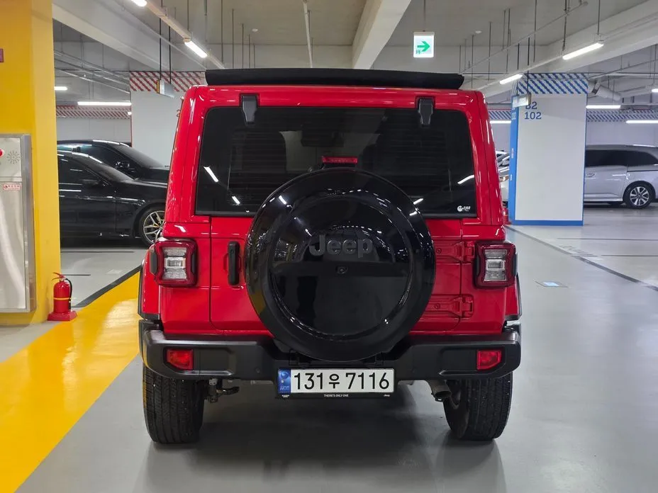 Jeep Wrangler — фото 7