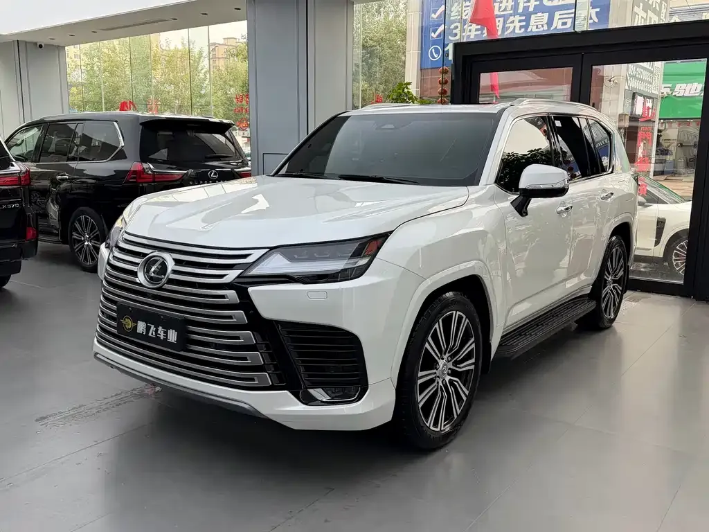 Lexus LX — фото 1