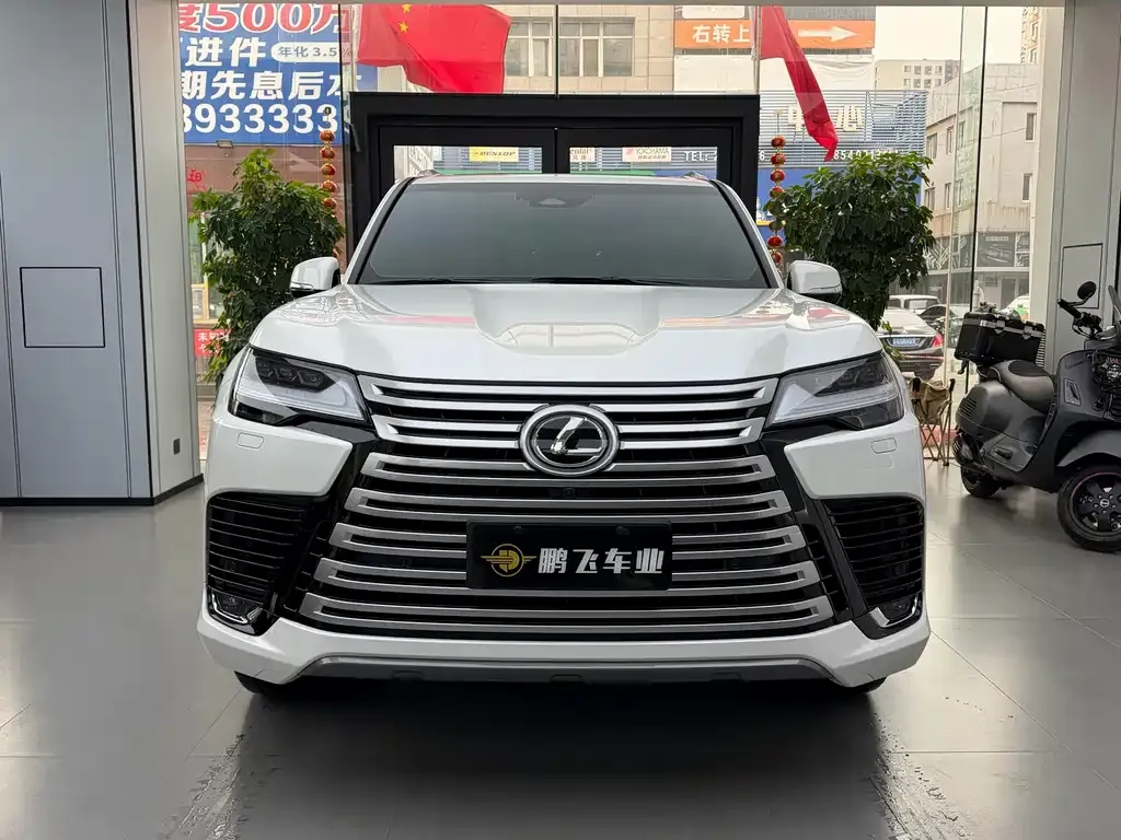 Lexus LX — фото 8