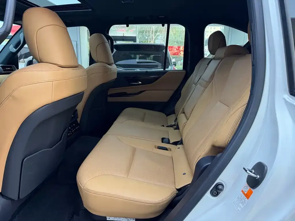 Lexus LX — фото 4