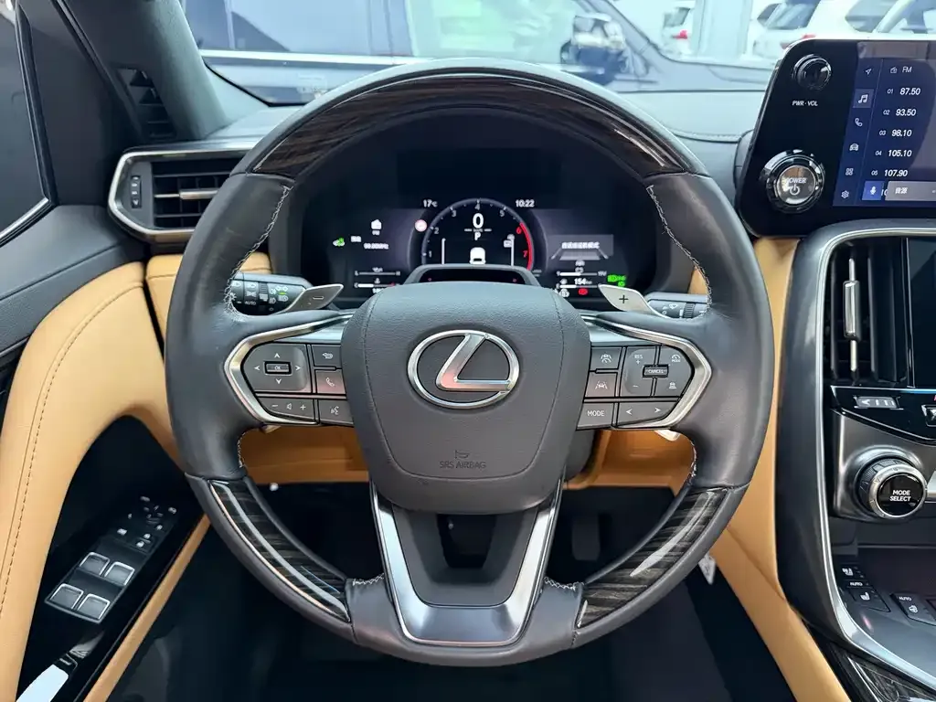 Lexus LX — фото 9