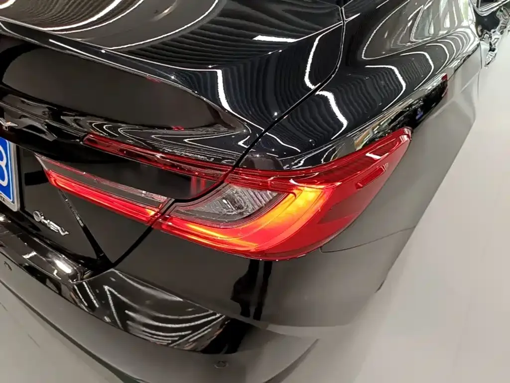Toyota Camry — фото 9