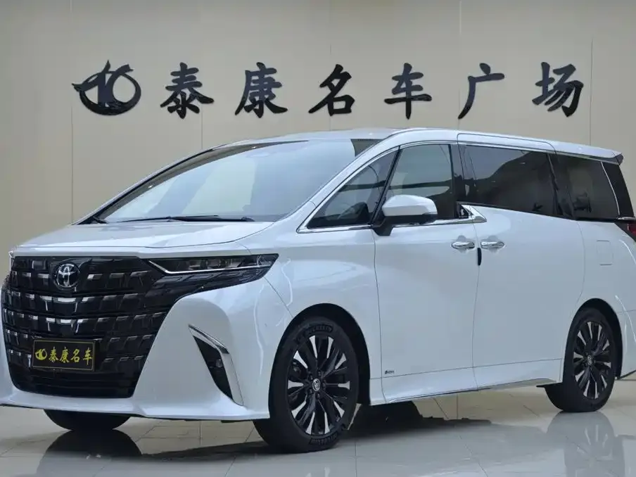 Toyota Alphard — фото 1