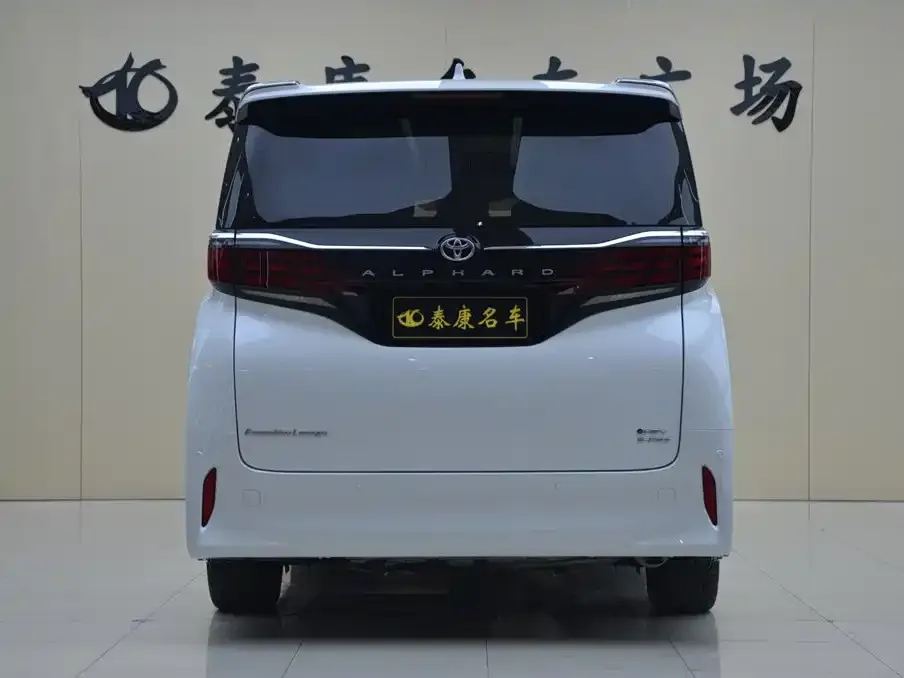 Toyota Alphard — фото 4