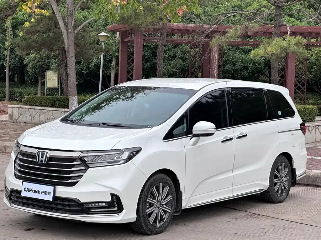Honda Odyssey — фото 1