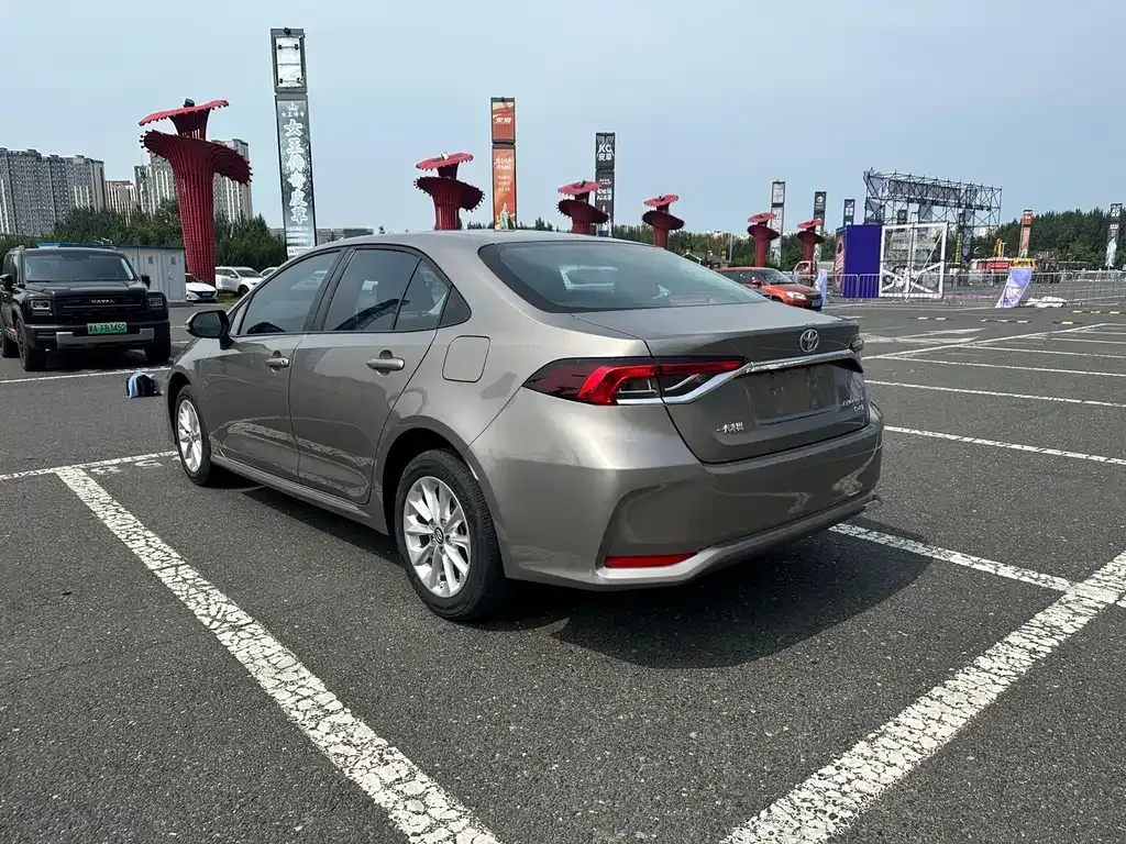 Toyota Corolla — фото 10