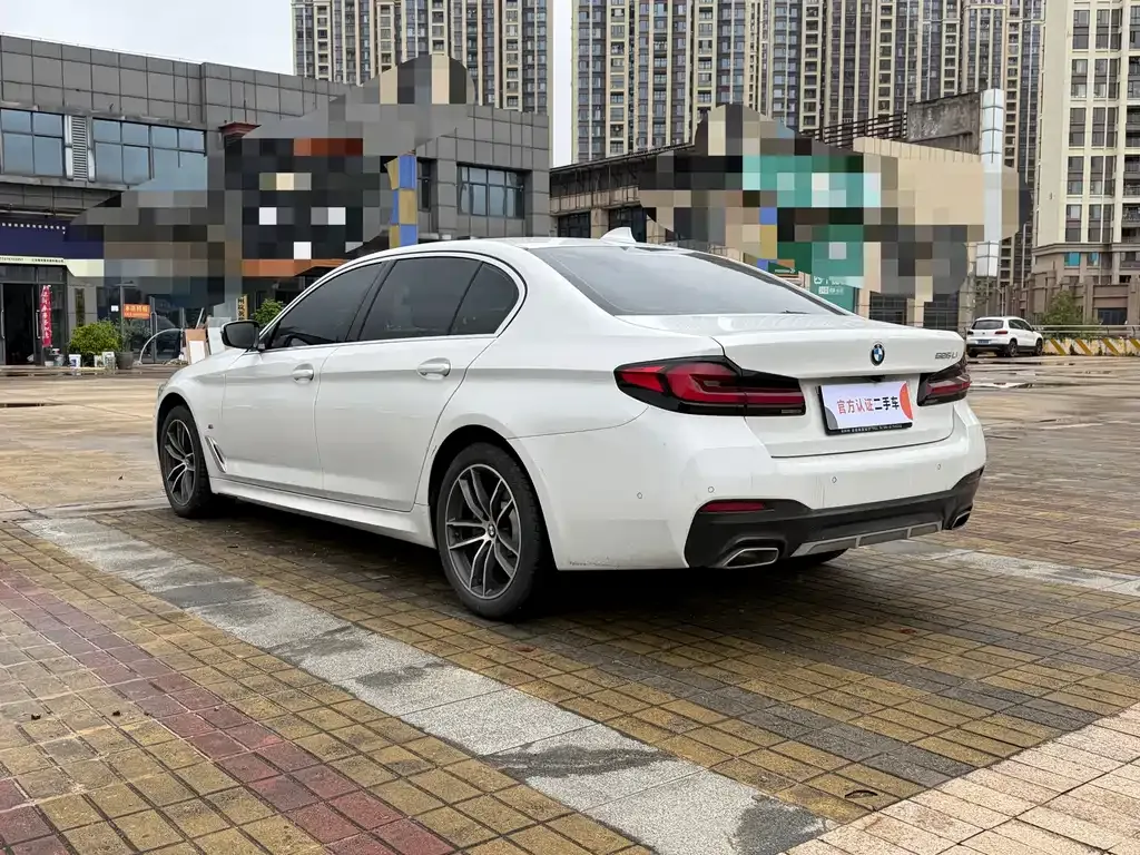 BMW 5 Series — фото 9