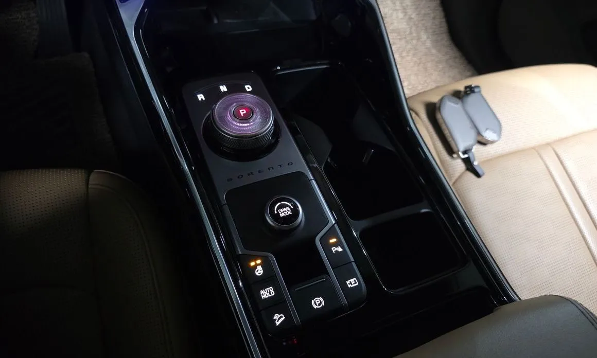 Kia Sorento — фото 5