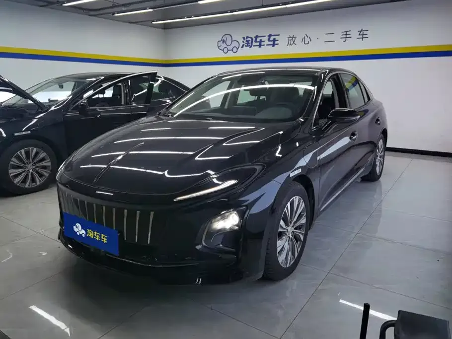 Hongqi E-QM5 — фото 1