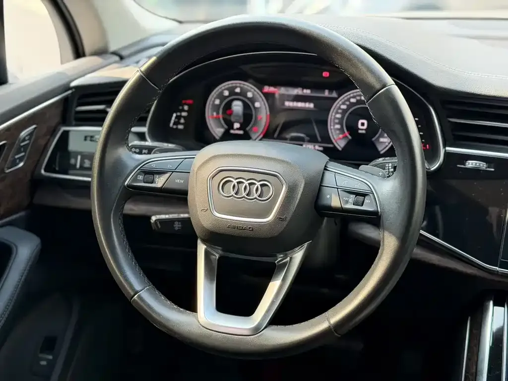 Audi Q7 — фото 4