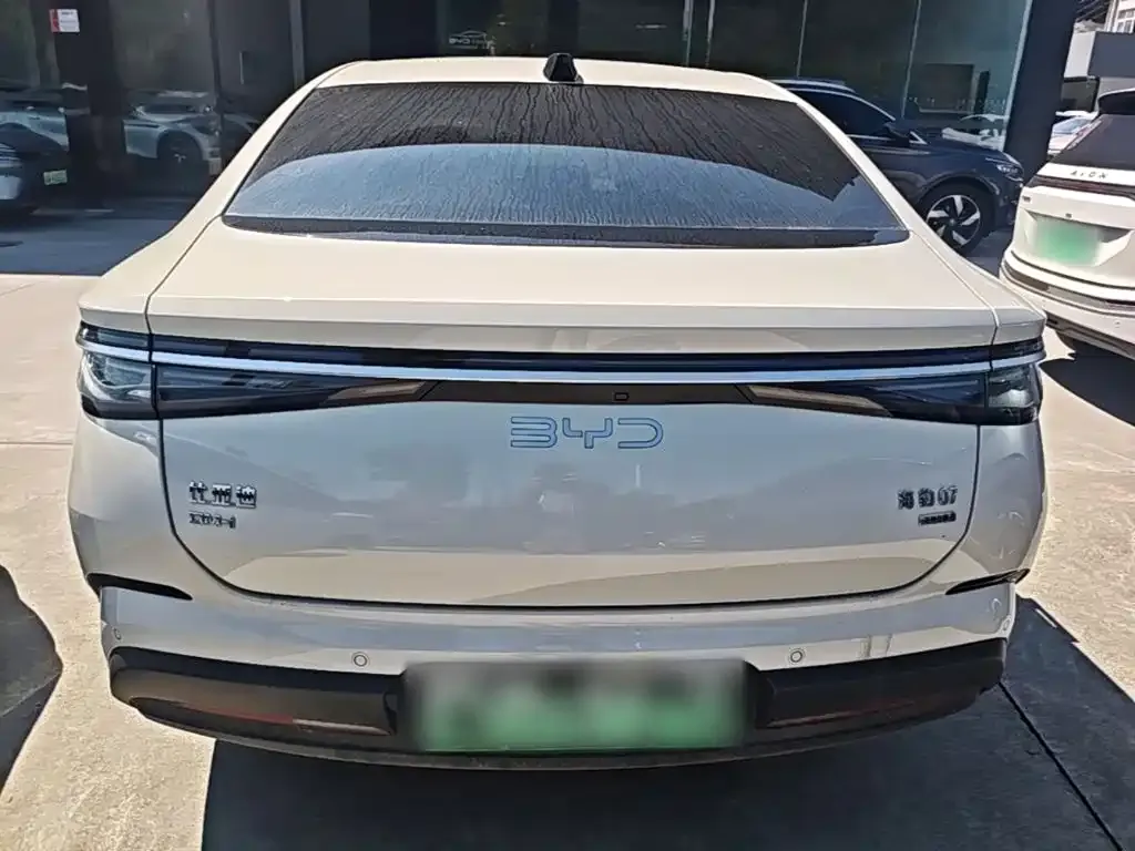 BYD Seal 07 DM-i — фото 2