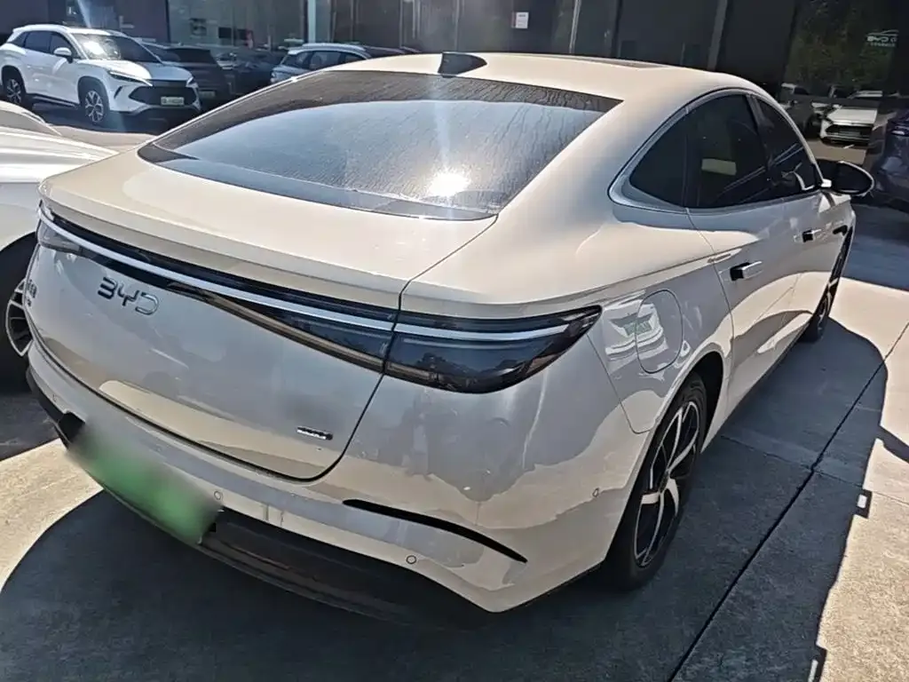 BYD Seal 07 DM-i — фото 3