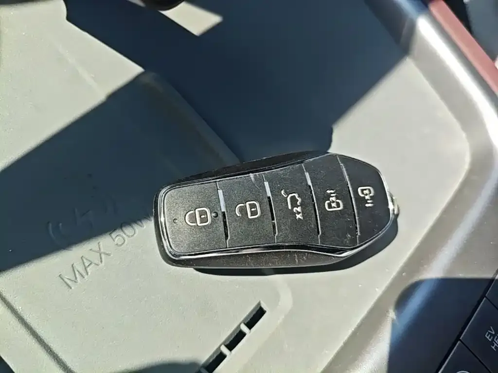 BYD Seal 07 DM-i — фото 9
