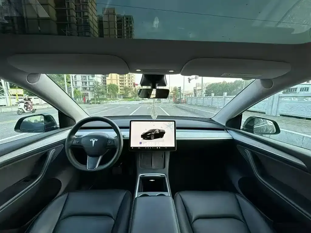 Tesla Model Y — фото 6