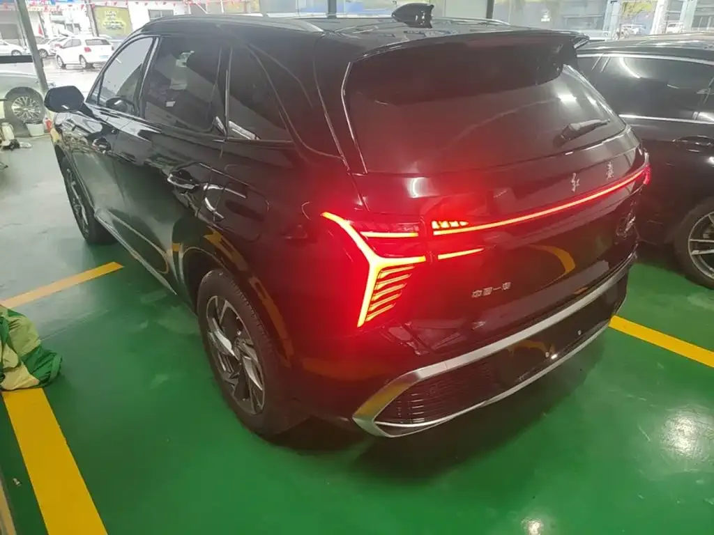 Hongqi HS3 PHEV — фото 9