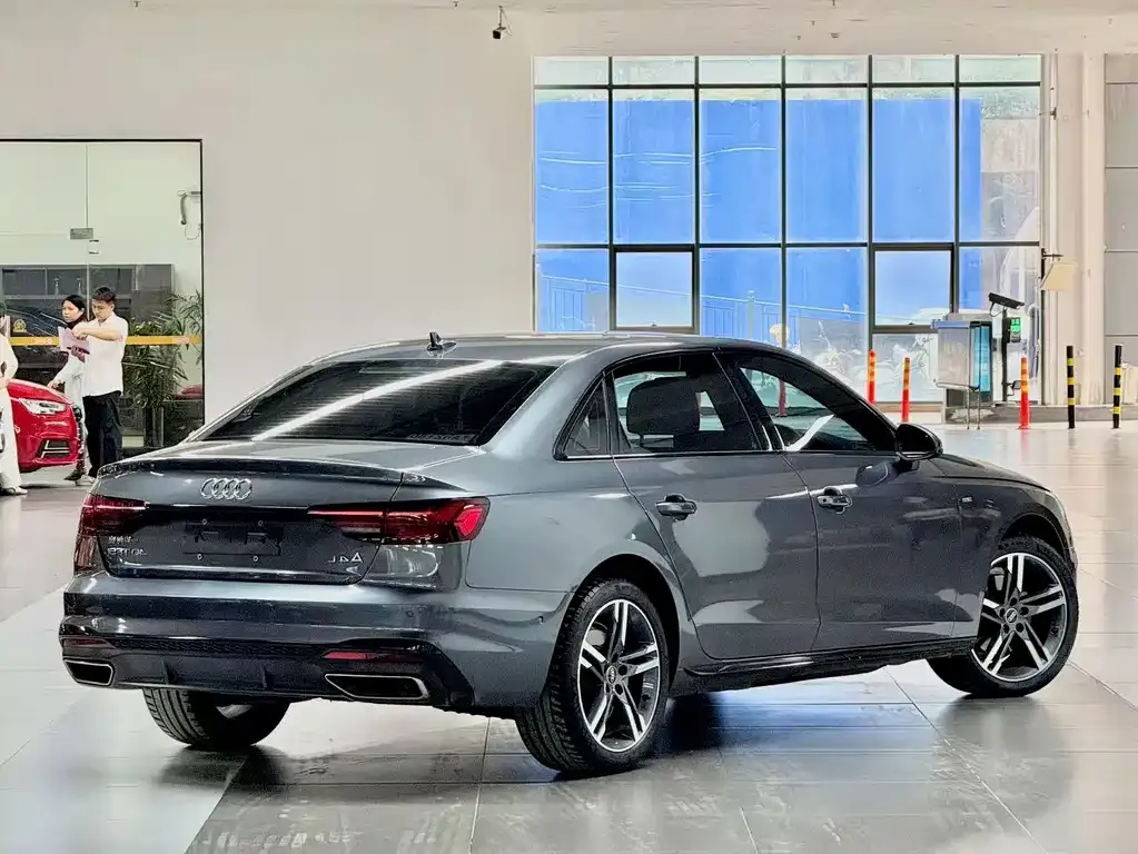 Audi A4L — фото 3