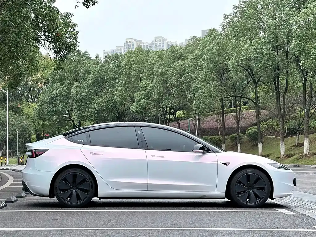 Tesla Model 3 — фото 2