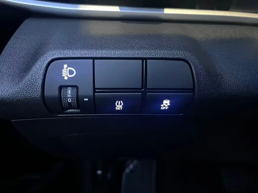 Hyundai Elantra — фото 6