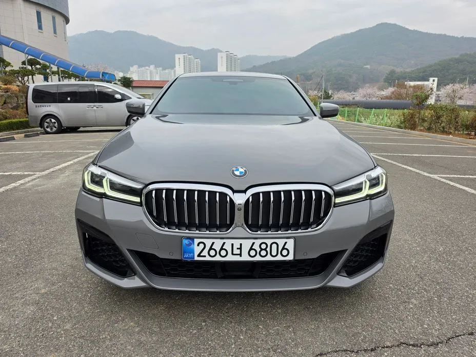 BMW 5-Series — фото 1