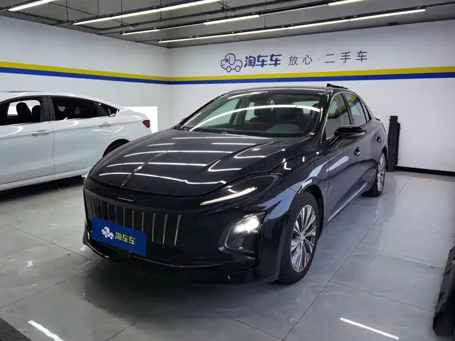 Hongqi E-QM5 — фото 1