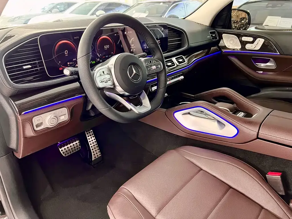 Mercedes-Benz GLS — фото 4