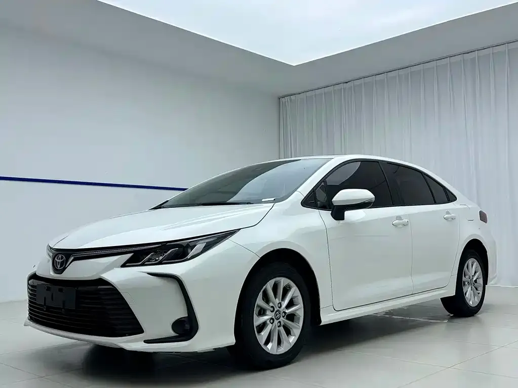 Toyota Corolla — фото 1