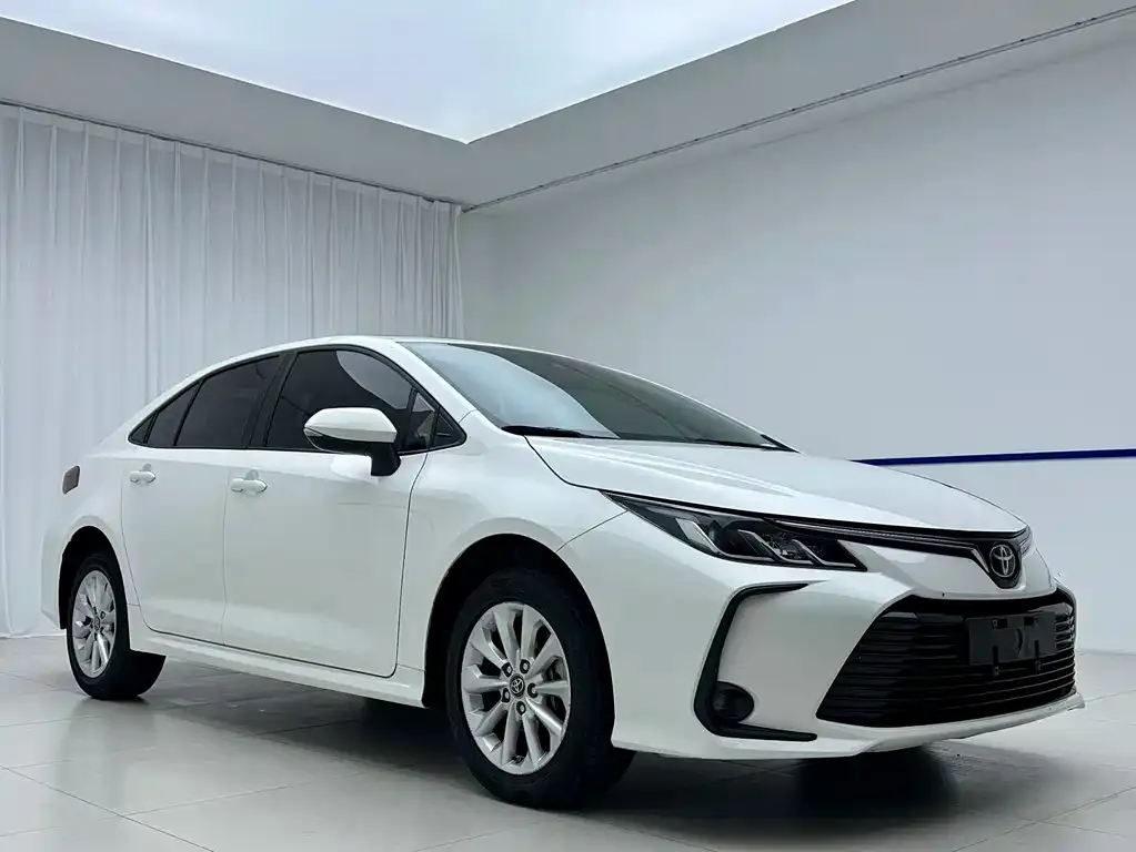 Toyota Corolla — фото 7
