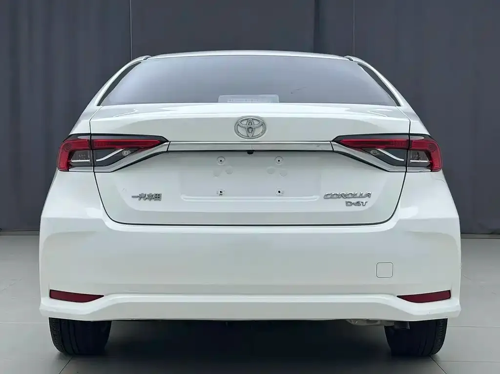 Toyota Corolla — фото 10