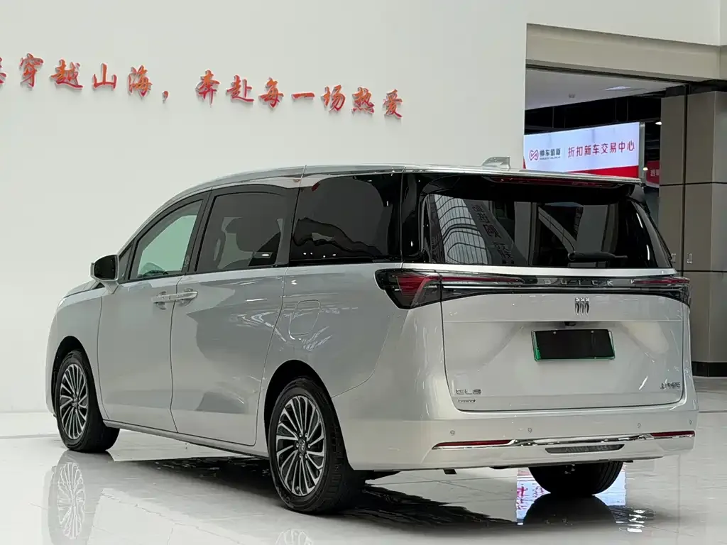 Buick GL8 Hybrid — фото 7