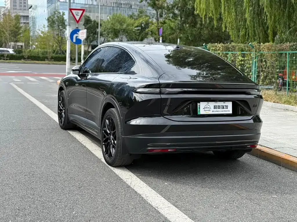 NIO EC6 — фото 7