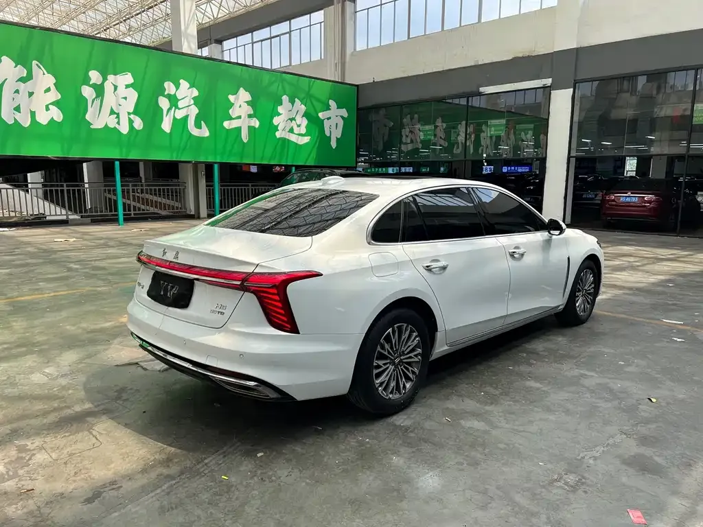 Hongqi H5 — фото 8