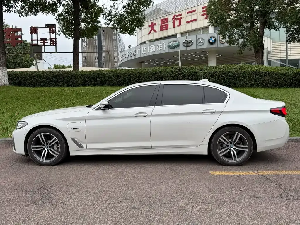 BMW 5 Series New Energy — фото 8