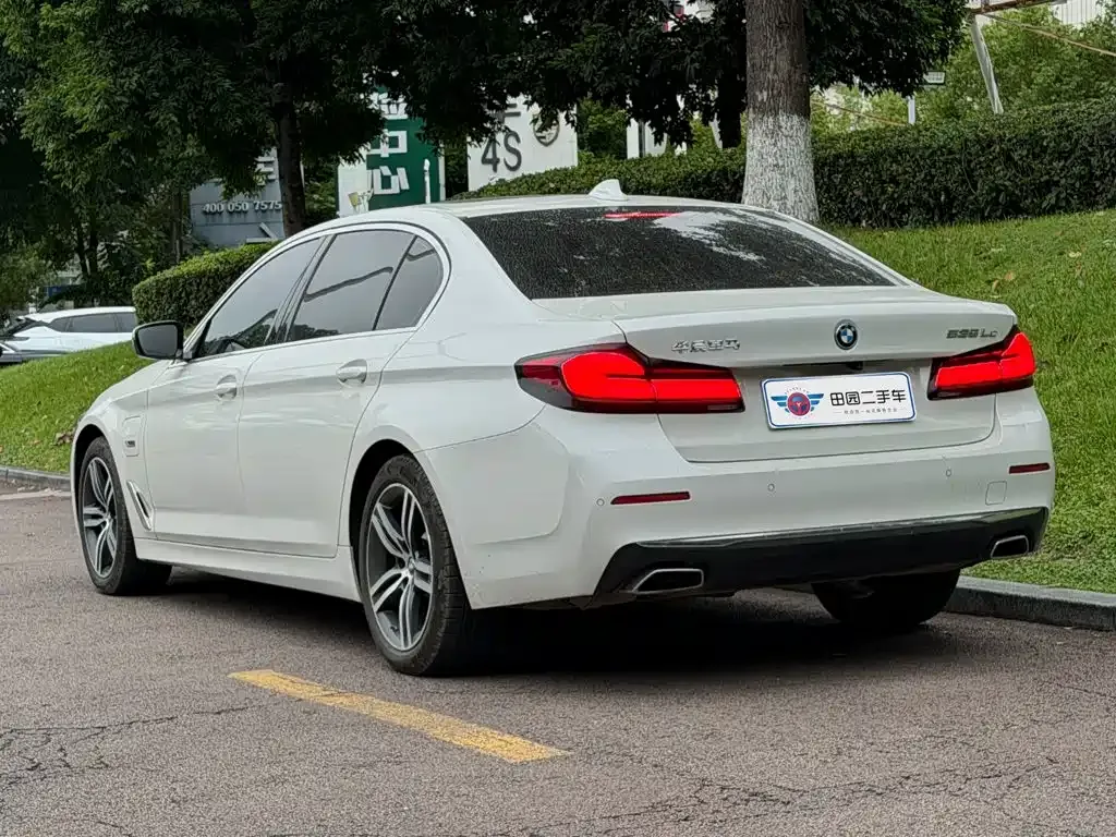BMW 5 Series New Energy — фото 7