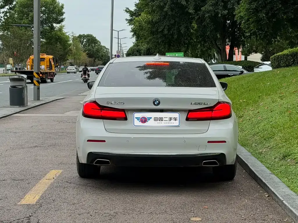 BMW 5 Series New Energy — фото 10