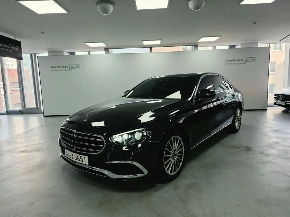 Mercedes-Benz E-Class — фото 1