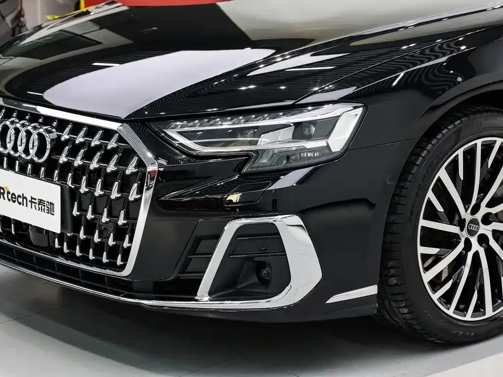 Audi A8 — фото 7