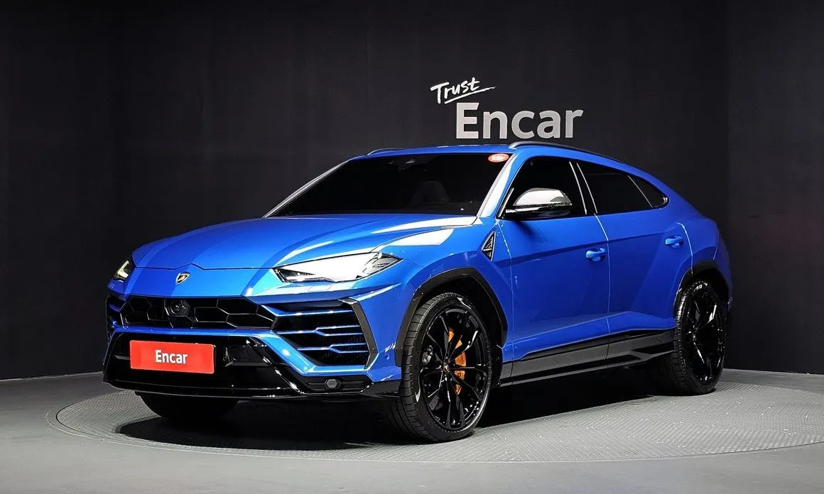 Lamborghini Urus — фото 1