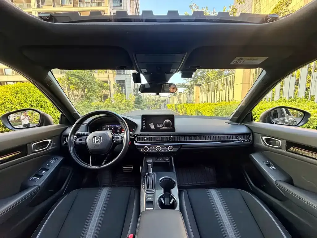 Honda Civic — фото 1
