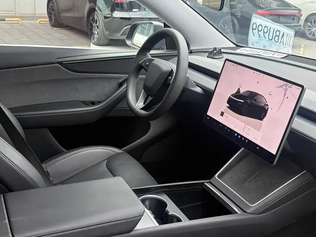 Tesla Model Y — фото 3