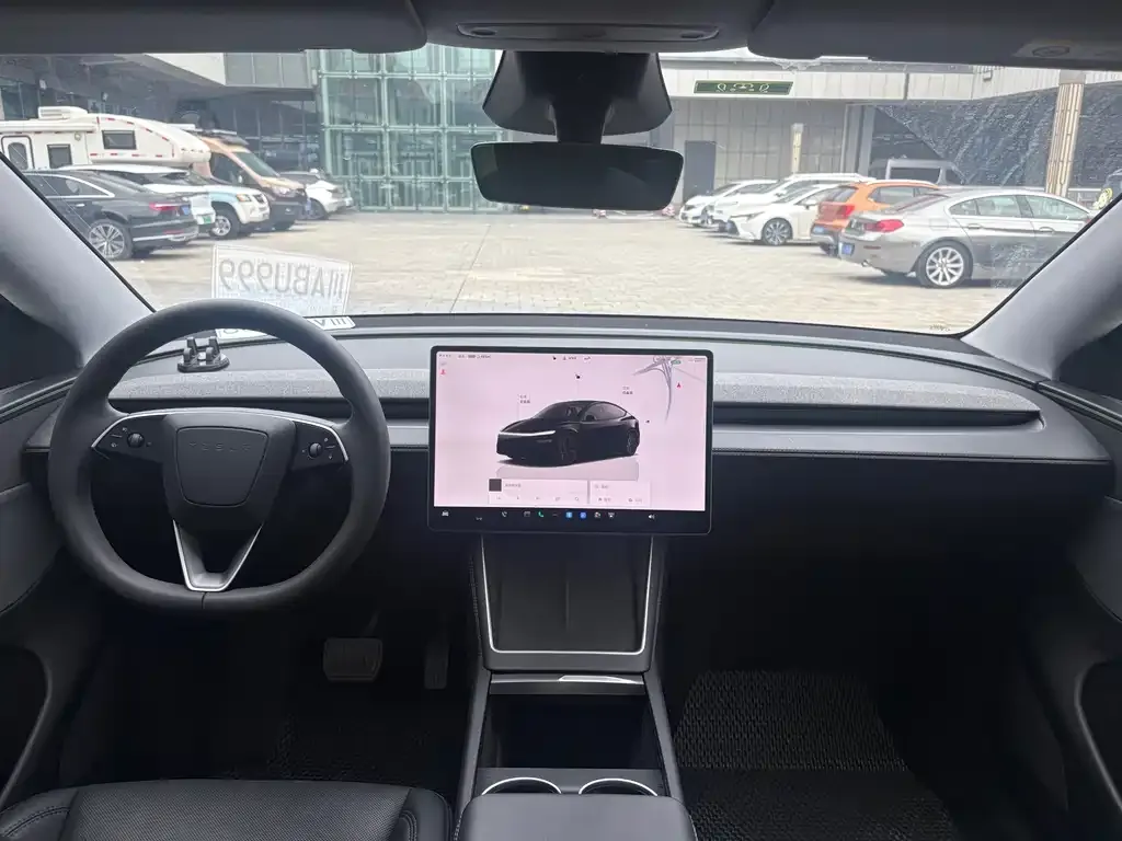 Tesla Model Y — фото 6