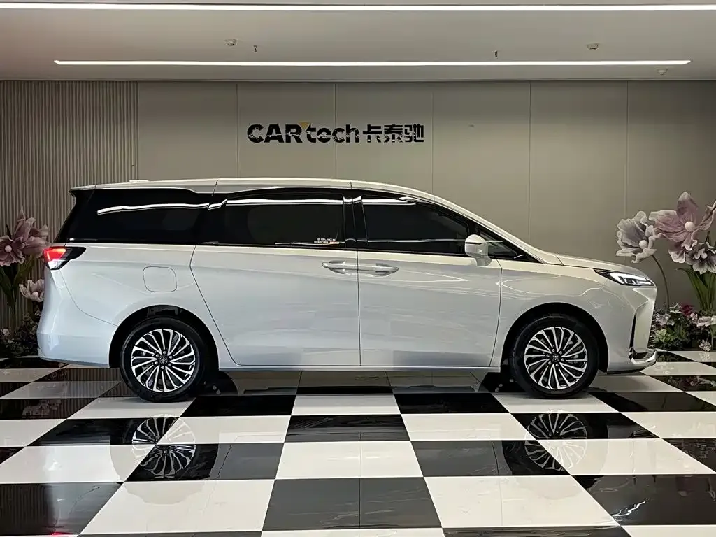 Buick GL8 Hybrid — фото 3