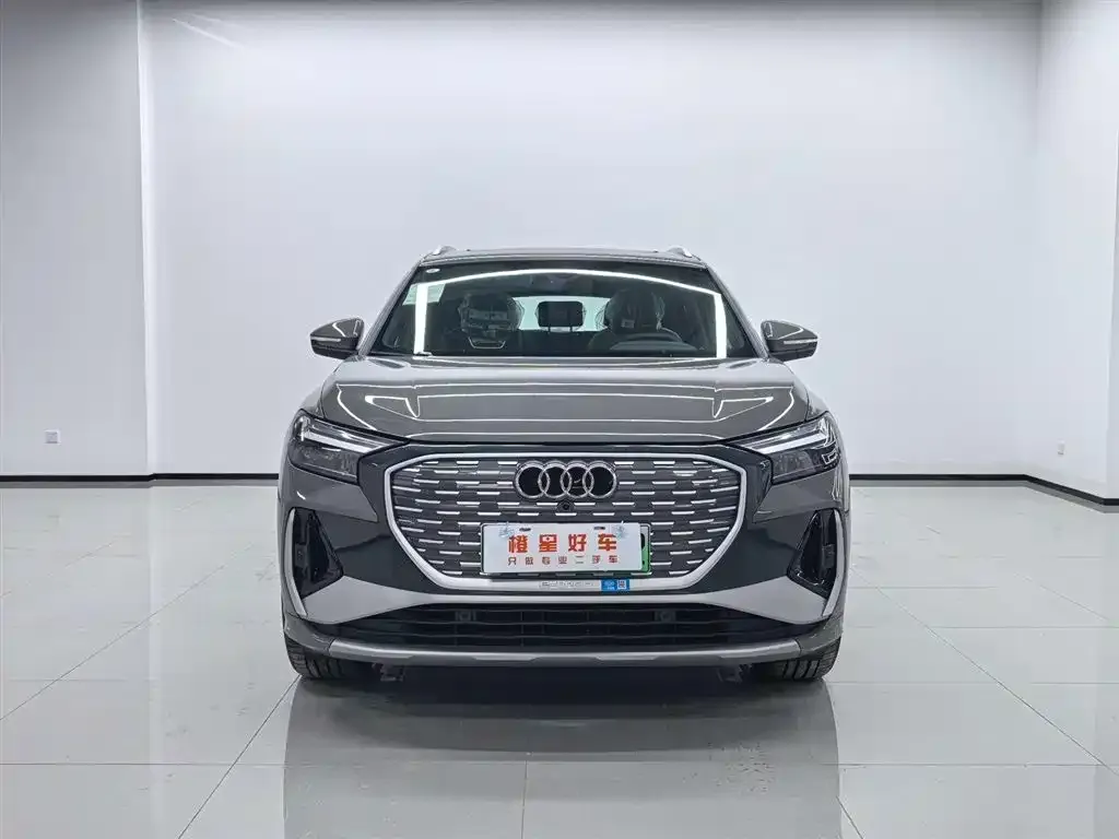 Audi Q4 e-tron — фото 10