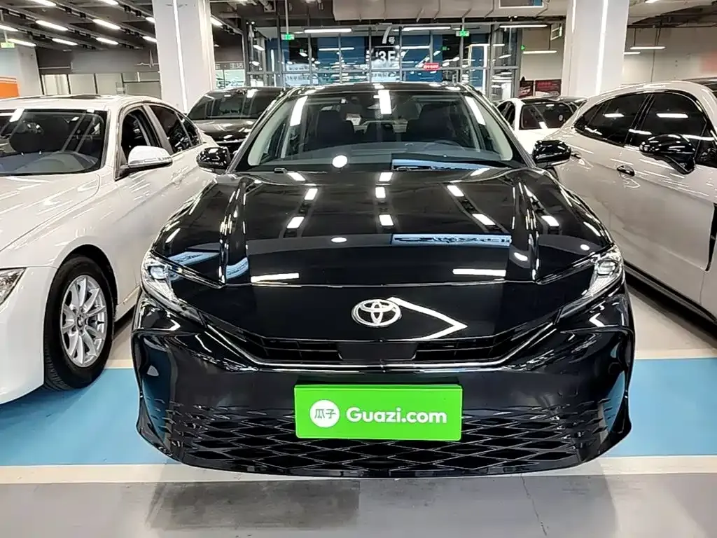 Toyota Camry — фото 5